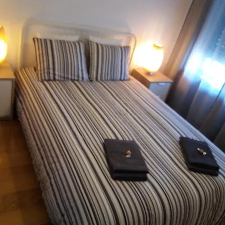 Deluxe Apartment *